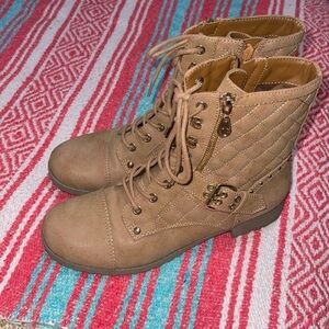 Slightly Used GG Guess Womens Balmy Combat Booties SIZE 8 1/2